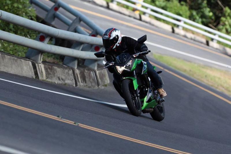 [達人專欄 - 小三] 試車筆記 - KAWASAKI Z300 - Bike IN 機車資訊網