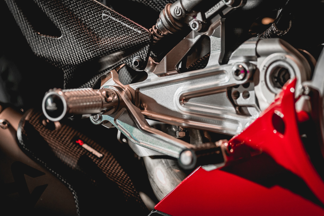 proimages/IN新聞/2019/08/0830_DUCATI_V4R/Panigale_V4R_搭載Ducati經典的乾是離合器.jpg