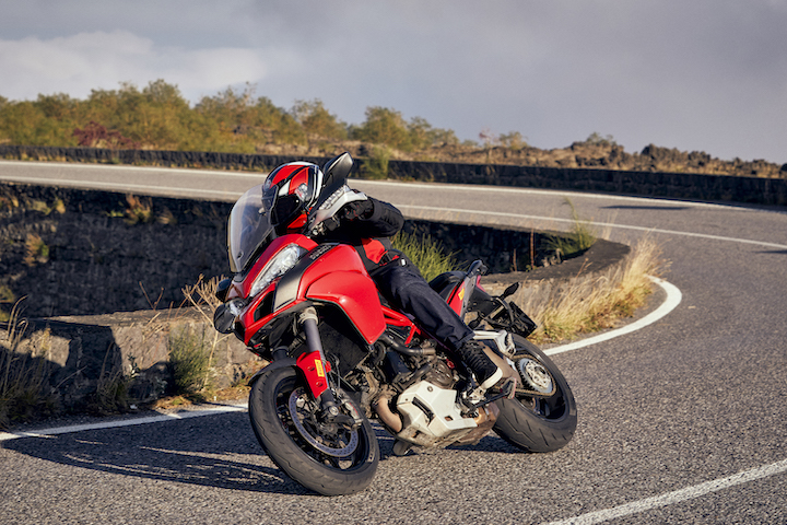 proimages/IN新聞/2022/03/0407_rosso4/PIRELLI_DIABLO_ROSSO_IV_in_action_(30).jpg