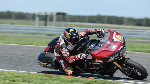 [IN新聞] 印地安重機慶祝 2022 年KING OF THE BAGGERS奪總冠軍 推出限量純正廠車-Indian Challenger RR